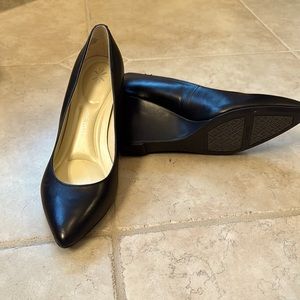 Never worn Black wedge Nine West shoes. Size 8.5